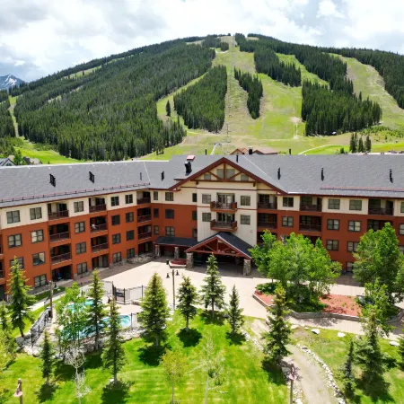 Spacious Copper Springs Condo Surrounded by Beautiful Views - CS431 by Redawning
