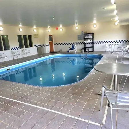 AmericInn by Wyndham Minot