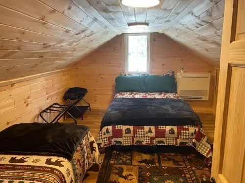 Charming 3-bedroom house with WiFi and AC in beautiful Caroga Lake