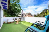 Blue Castle GuestHouse - 3-Star