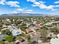 West University art-partment 1 bedroom bungalow!