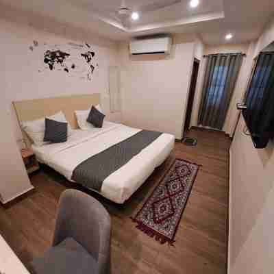 De Crown Luxury Hotel Rooms