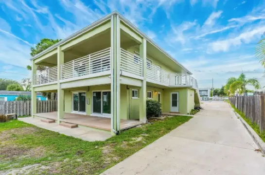 Cozy 1-bedroom apartment in Melbourne on the Indian River. Newly Renovated
