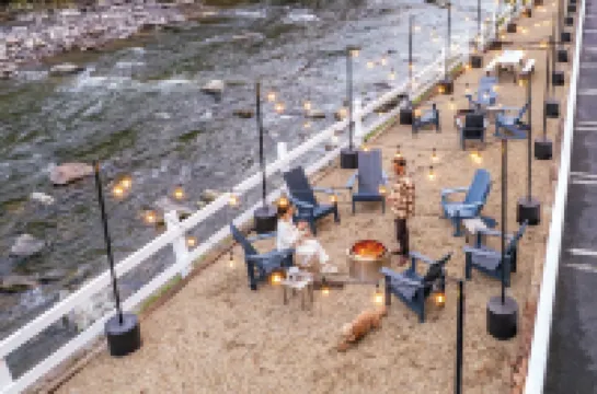 Gatlinburg River Inn