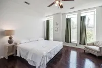 Furnished Apartment Near Downtown Hospitals