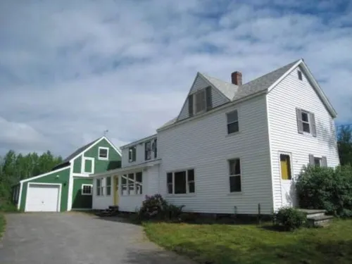Updated 1825 Maine Farmhouse Hotels in Androscoggin County