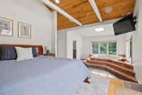 Sleeps 10 - Private Dock, Sauna, Outdoor Dining