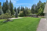Spacious 7-Bed Home w/ Hot Tub, Fireplace, Gym, Wine Bar, and 2 Living Spaces!