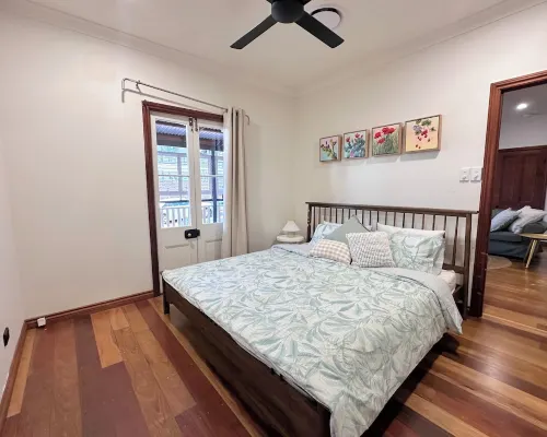House of Fairy Wren - Fully renovated charming Queenslander! 10 Mins to BNE CBD! Hotels in Annerley