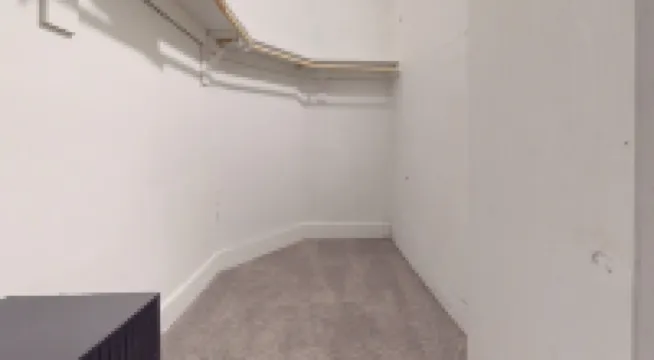 Charming 2-bedroom apartment in the Historic Downtown Grand Island Hotels in 