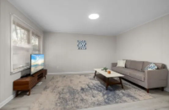 Chic Apartment Near Duke~Easy Access to Downtown & Dining Spots