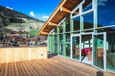 共有エリア ボールガールの写真