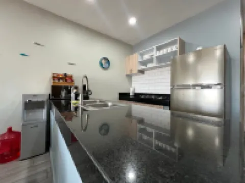 Luxe Modern- Area-Near Beach-Pool-BBQ-King Bed Hotels in 