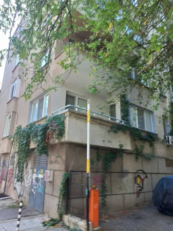Apartment next to NDK, Medical Academy, 22 ESPU