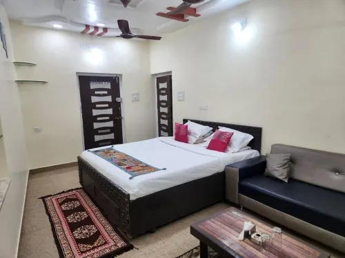 Private  - 2 BHK Floor - Paddy's Luxurious Home Stay