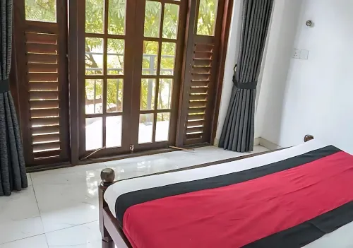 Charming 2-Bedroom Apartment with AC, WiFi & Kitchen in Pleasant Dambulla