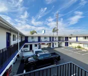Del Aire Inn - Motels