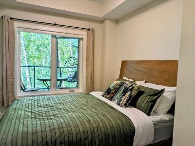 Downtown Golden Condo surrounded by 5 national parks - Liv's Mountain Nest