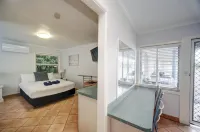 Bali Hi Motel Hotels in Tuncurry