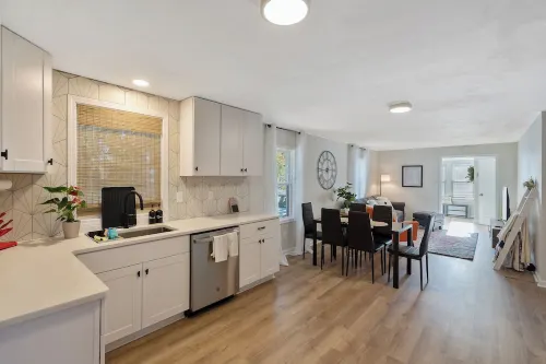 Charming 3-bedroom house in North Syracuse Hotels in Clay