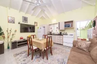 Prentice Place Lovely 1 bedroom condo with private parking. Hotels in Buckleys