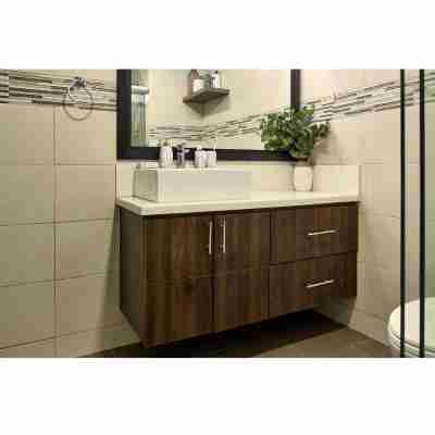 Our beautiful apartment over looks the hills of Kingston Rooms