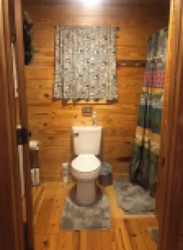 Little River Cabin. At the rim of the Canyon. Quaint, quiet and relaxing.