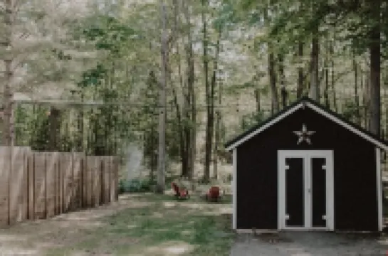 2-bedroom pet friendly Lake Huron cabin with Hot Tub, Sauna in Greenbush