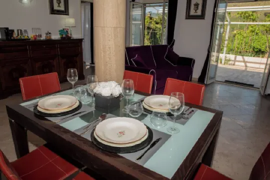 Pink House - Free Parking Wi-fi free Tivoli