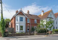 Bembridge Village 1 Minute Walk 4 Bedrooms 2 Bathrooms Plus Good Garden Hotels in Bembridge