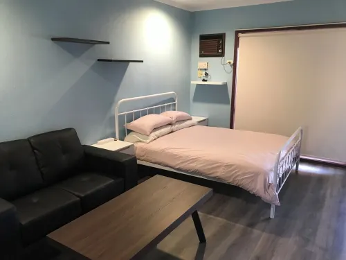 Small Private Secure Accommodations 紅崖住宿飯店