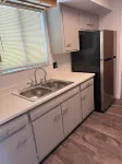 Cozy 3-Bedroom Ranch style house with Huge Backyard & Fire pit