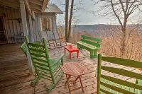 Cozy Cumberland Mountain Cabin w/ Stunning Views! - 3-Star