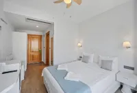 Kumluk Hotel - balcony