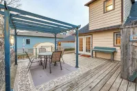 Clear Lake Vacation Rental: Walk to Town / Beach! - 2-Star