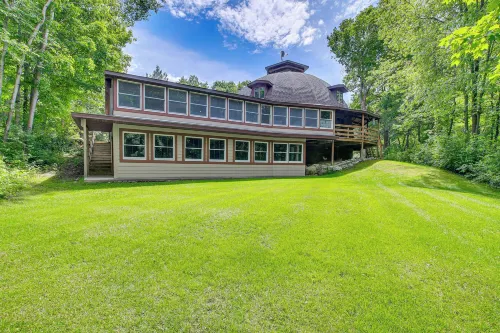 Wisconsin Vacation Rental 1 Mi to Road America! - Homestays