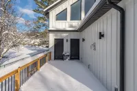 Upper Shadow Creek Haven Hotels in Severn