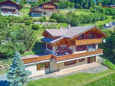 Family chalet overlooking the Midi Teeth Отели рядом с достопримечательностью «Vièze river»