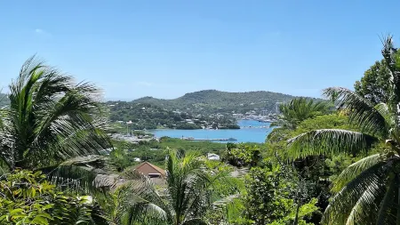 Tranquil 1 bedroom Cottage Отели в г. Liberta