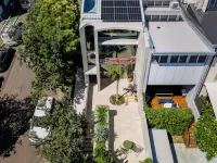 Camperdown - Luxury Architectural Escape - Brand New Home!!! Hotels in Camperdown