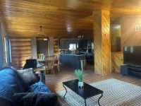 Charming 4-bedroom house with WiFi, fitness room in delightful Delta Junction