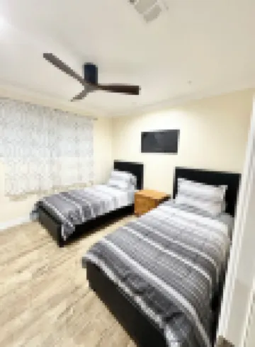 Spacious 4-bedroom with AC and WiFi in peaceful Fremont