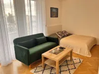 Modern studio, 3 min walk from MASSY-TGV STATION Hotel a Massy