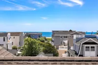 Modern Coastal Escape – New Construction, Family-Friendly, Walk to Beach