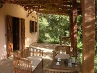 Bungalow Dowtown in a Park With Lake, Birdwatch Hotels near Queen's Palace