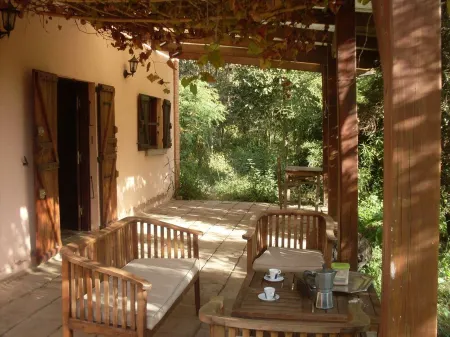 Bungalow Dowtown in a Park With Lake, Birdwatch Отели рядом с достопримечательностью «Musee de l'Art et de l'Archeologie»