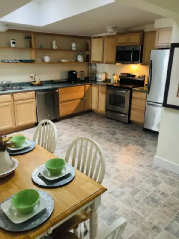 BAYVIEW APARTMENTS A2nd floor Apartment across the street from Camden Harbor.