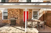 Newly Remodeled House in a Quiet Neighborhood. Hotels in Leon Valley