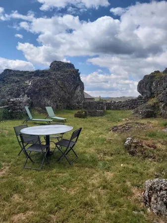 Le P'tit Pelet, a house in the heart of the rocks Отели в г. Фресине-де-Фурк