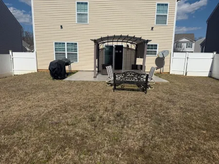 3-bedroom house in enchanting Dallas NC with AC, fitness and more